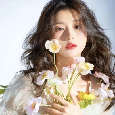 蜜蜂酿蜜海报
