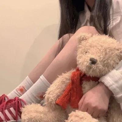 满目皆琳琅海报